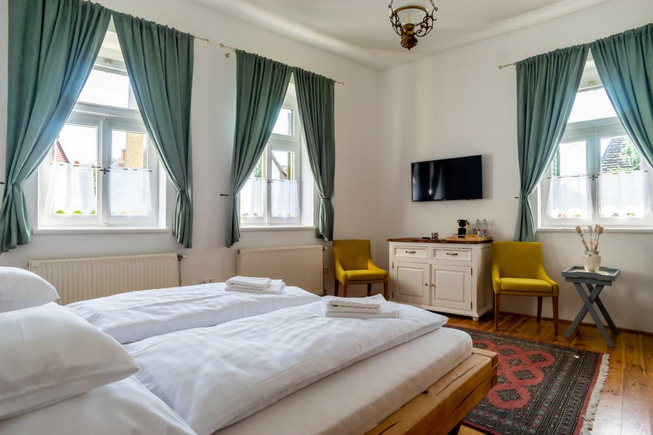 Vaj Bisztro Es Vendeghaz Apartment Palkonya Exterior foto